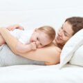 10 maneiras de estimular o seu bebê de seis meses a um ano